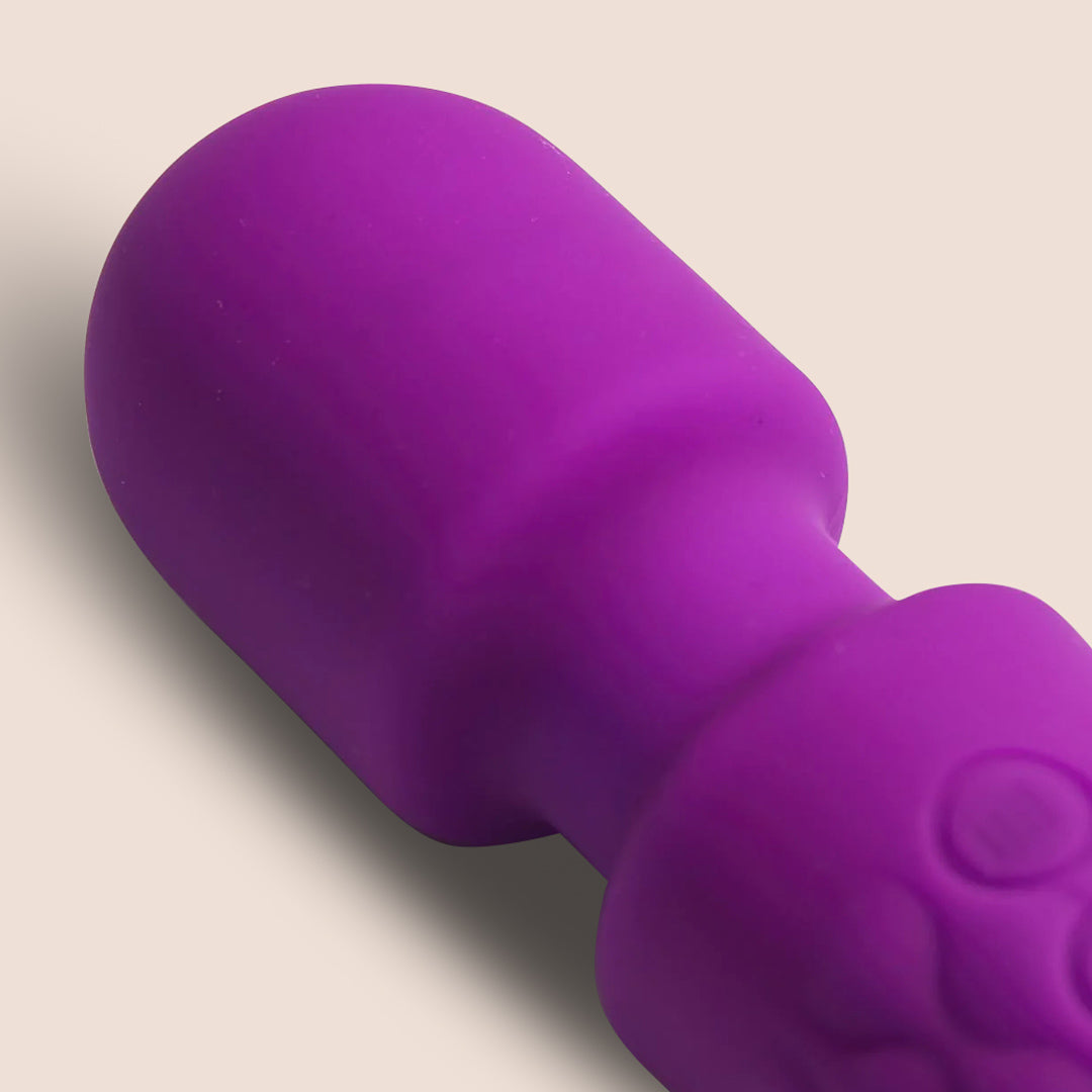 SIMPLI Vibrating Wand 01 | silicone body massager