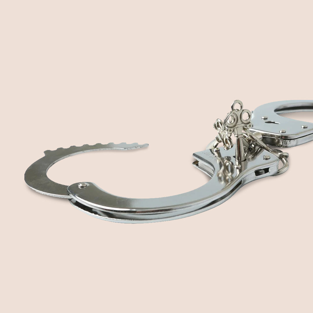 Sportsheets Classic Metal Handcuffs | standard-style with keys